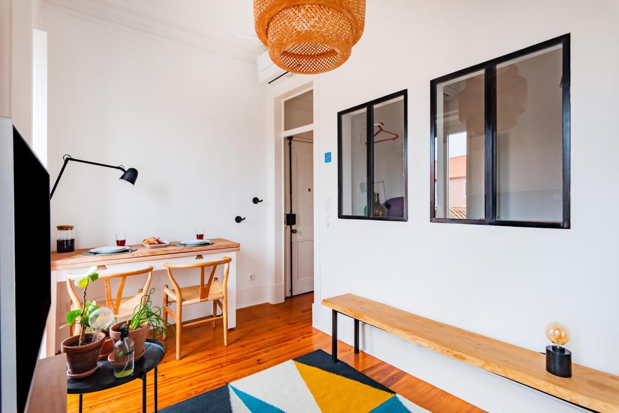 Bright Loft At Downtown Apartment *